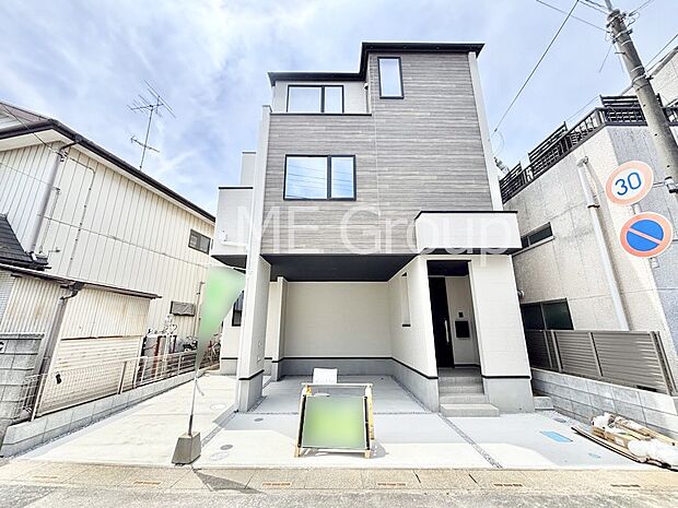 たっぷりの陽光と心地よい風が舞い込む住まい