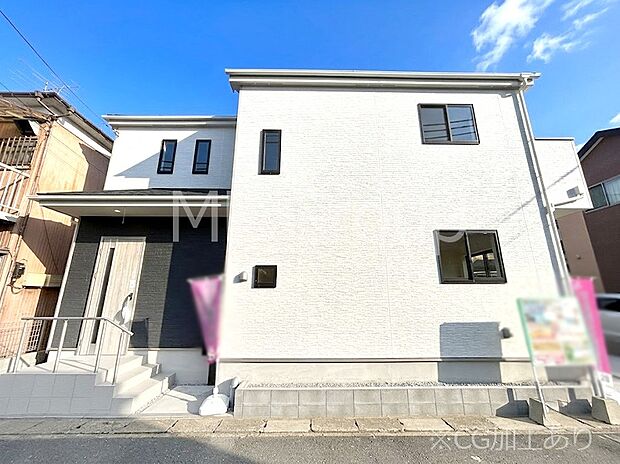 堂々完成！たっぷりの陽光と開放感に包まれる明るい住まい。 