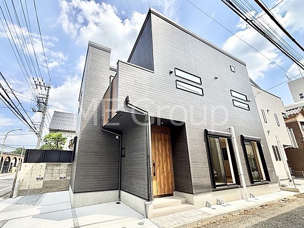 上質感あふれる外観デザイン。魅力の住まいを実現。