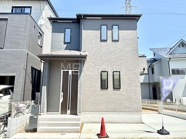 上質感あふれる外観デザイン。魅力の住まいを実現。