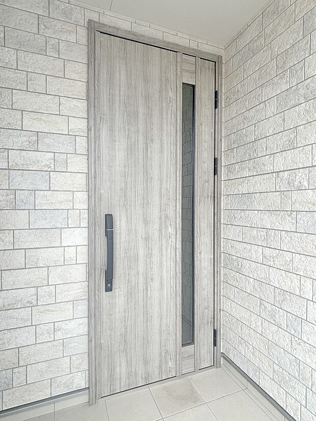 【玄関】大切な家族、来客を出迎える玄関。