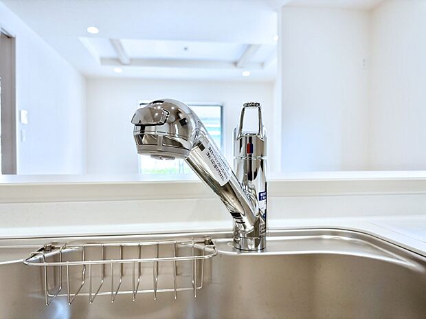 【浄水器】いつでも清潔なおいしいお水を。一つの水栓で水道水と浄水を使い分け。