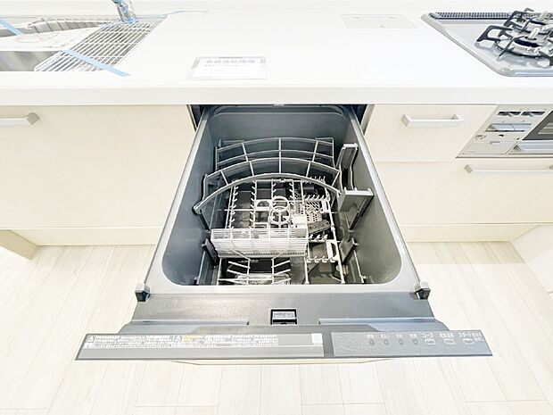 【その他設備(食洗機)】面倒なお片づけは食洗機にお任せ!家事の負担が減って、時間にも気持ちにもゆとりができます。