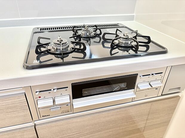 【その他設備(Siセンサーコンロ)】ガスコンロはSiセンサー搭載。火力調節や焦げ付き・消し忘れも防いでくれます。