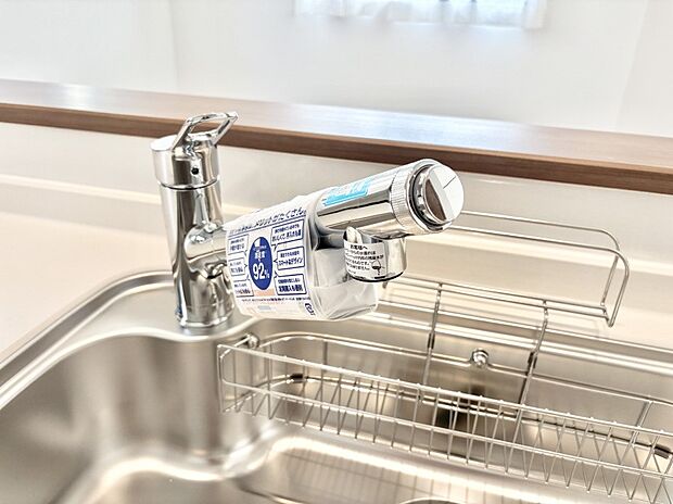 【その他設備(浄水器)】いつでも清潔なおいしいお水を。一つの水栓で水道水と浄水を使い分け。