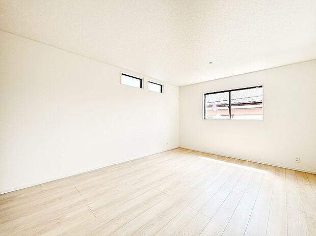 【ダイニング】家族の笑顔が自然と生まれてくる、そんな雰囲気のダイニングに仕上がっています。