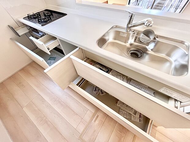 【その他設備(スライド収納)】使いやすさを優先したスライド式収納タイプ!