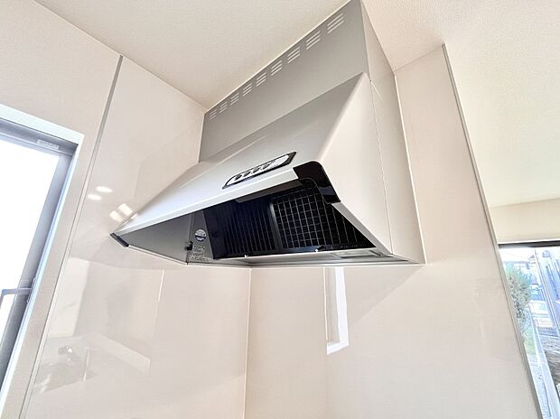 【その他設備(レンジフード)】基本的なお手入れはフィルターのみ!お手入れのしやすさも魅力です。