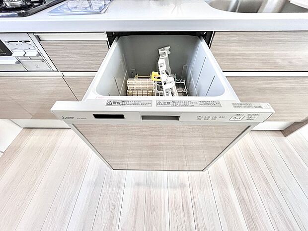 【その他設備(食洗機)】面倒なお片づけは食洗機にお任せ！家事の負担が減って、時間にも気持ちにもゆとりができます。