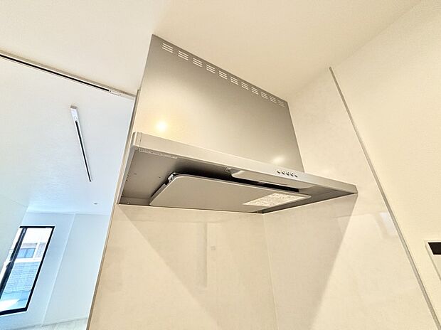 【その他設備(レンジフード)】基本的なお手入れはフィルターのみ!お手入れのしやすさも魅力です。