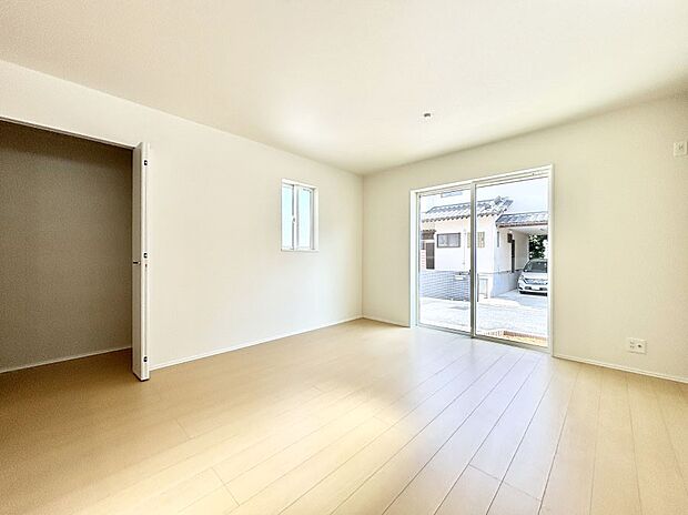 【リビングダイニング】落ち着いた雰囲気のＬＤＫは家族みんなの快適空間