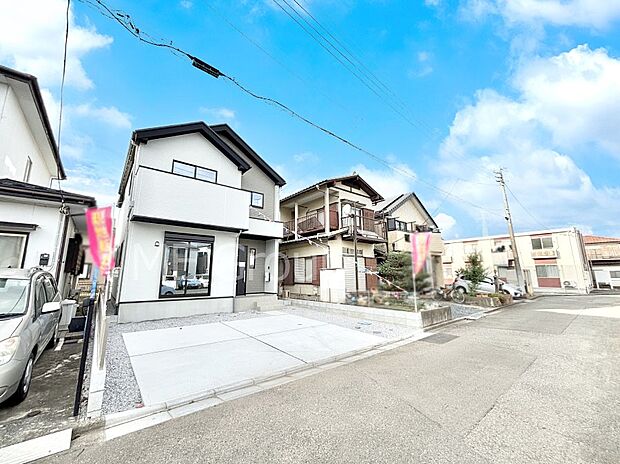 【前面道路含む現地写真】前面道路はきちんと整備されています  