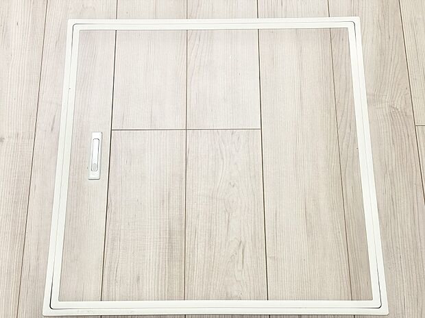 【その他設備(床下収納)】床下収納付き!日用品・非常用品の収納にも大活躍。