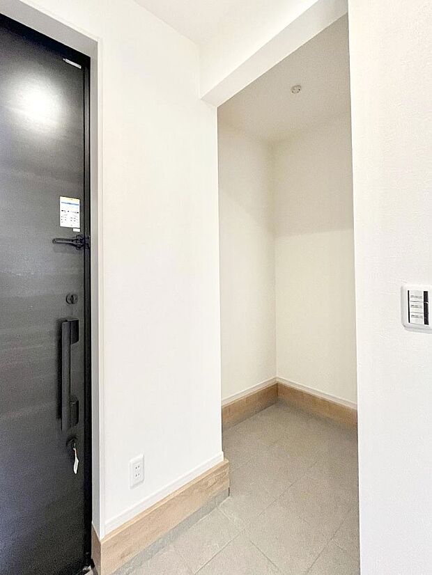 【収納】シューズインクローク付き!雨具やベビーカーも置けます。