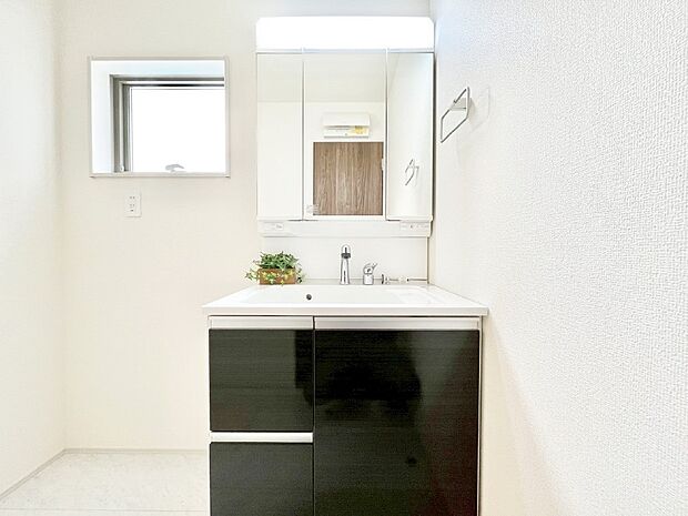 【洗面台・洗面所】収納力と機能性に優れた洗面化粧台