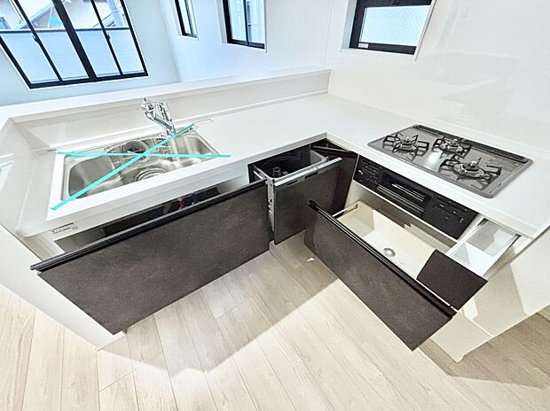 【その他設備(スライド収納)】使いやすさを優先したスライド式収納タイプ!