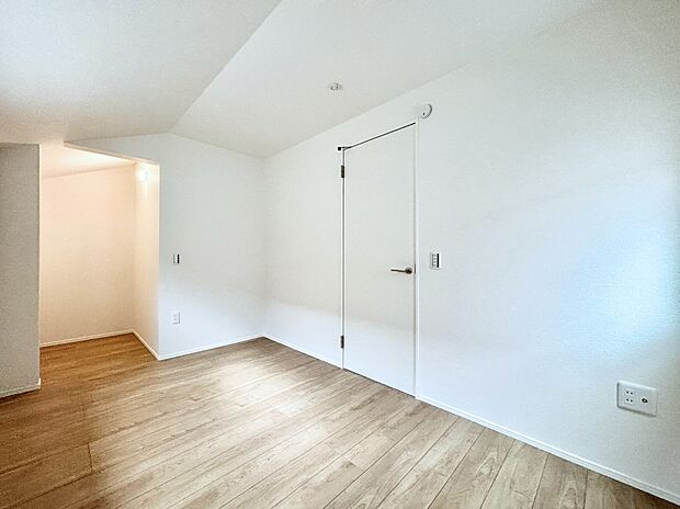 【子供部屋】収納が充実しているので、居住スペースを広く使えます。