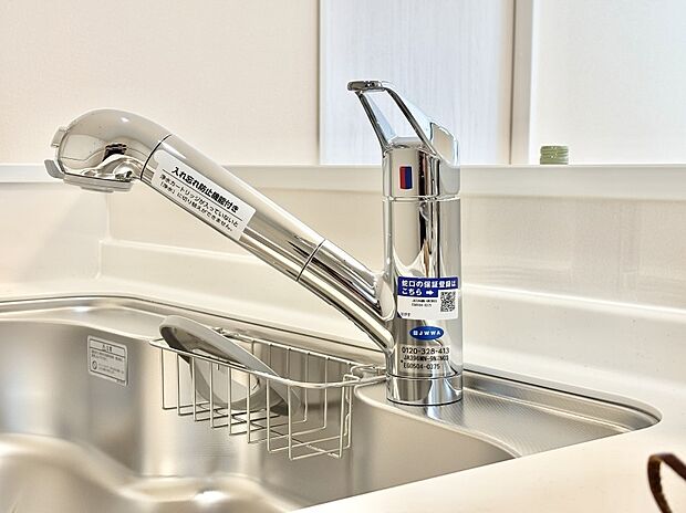 【その他設備(浄水器)】いつでも清潔なおいしいお水を。一つの水栓で水道水と浄水を使い分け。