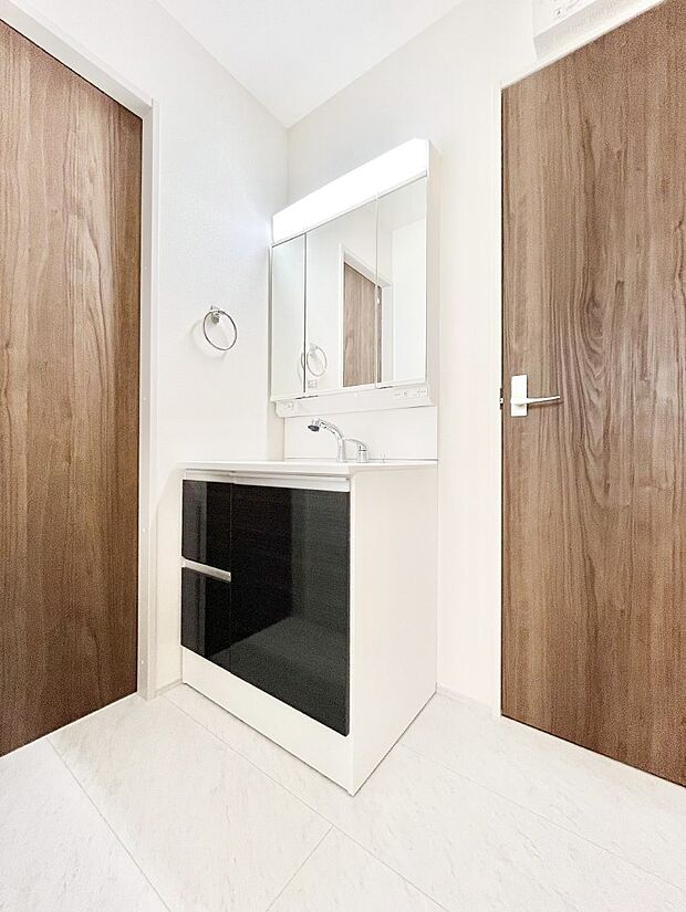 【洗面台・洗面所】収納力と機能性に優れた洗面化粧台