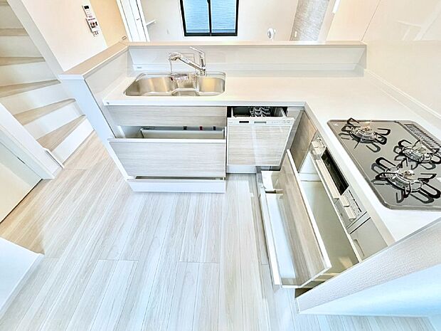 【その他設備(スライド収納)】使いやすさを優先したスライド式収納タイプ!