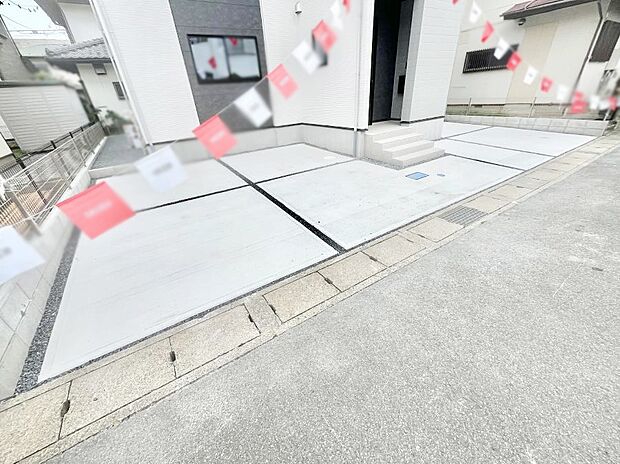 【駐車場】目の前が駐車場だと、雨の日も、大量にお買い物をした時も便利ですよね