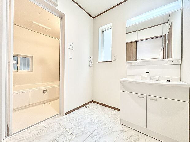 【ランドリースペース】広々とゆとりのあるランドリースペース。