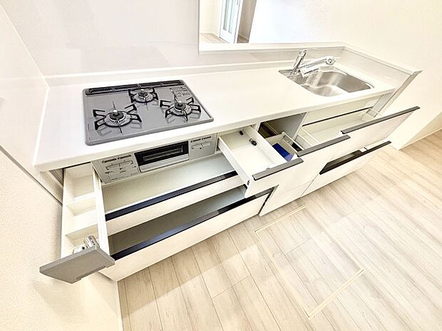 【その他設備(スライド収納)】使いやすさを優先したスライド式収納タイプ!