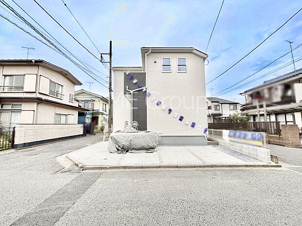 【現地外観写真】上質感あふれる外観デザイン。魅力の住まいを実現。