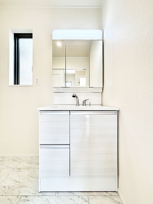 【洗面台・洗面所】収納力と機能性に優れた洗面化粧台