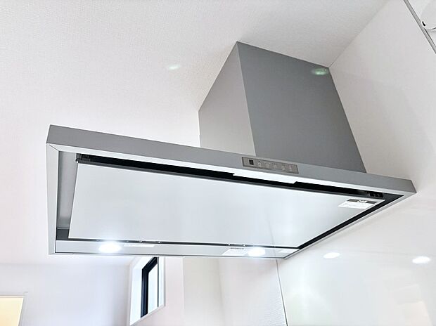 【その他設備(レンジフード)】基本的なお手入れはフィルターのみ!お手入れのしやすさも魅力です。