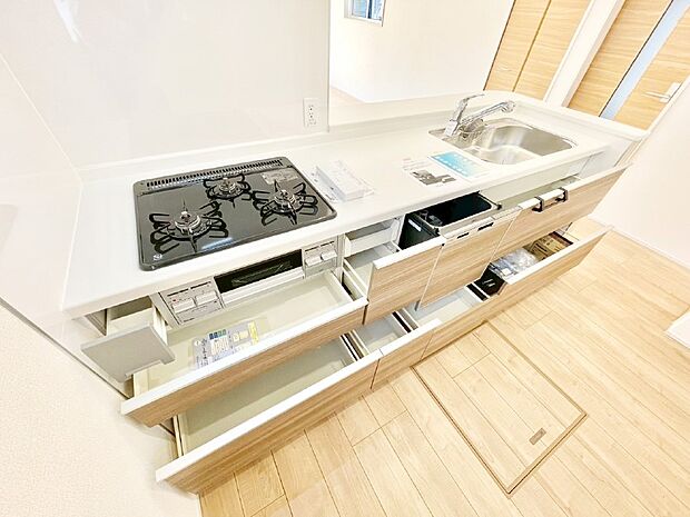 【その他設備(スライド収納)】使いやすさを優先したスライド式収納タイプ!