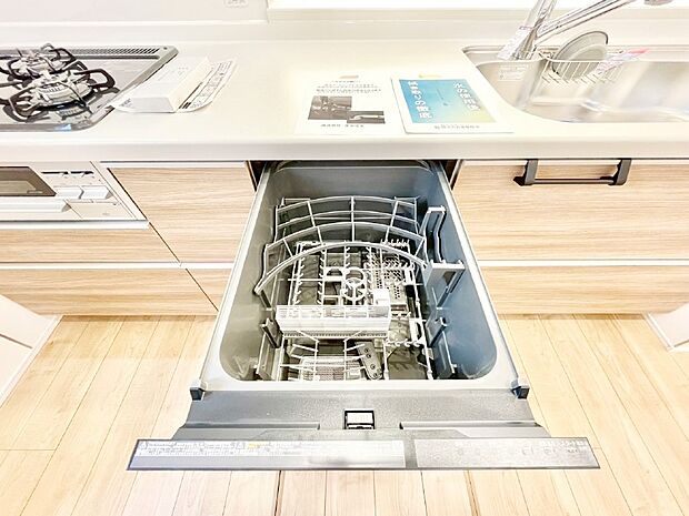 【その他設備(食洗機)】面倒なお片づけは食洗機にお任せ!家事の負担が減って、時間にも気持ちにもゆとりができます。