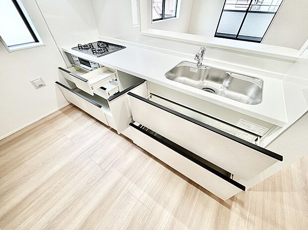 【その他設備(スライド収納)】使いやすさを優先したスライド式収納タイプ!