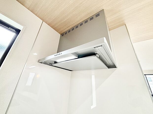 【その他設備(レンジフード)】基本的なお手入れはフィルターのみ!お手入れのしやすさも魅力です。