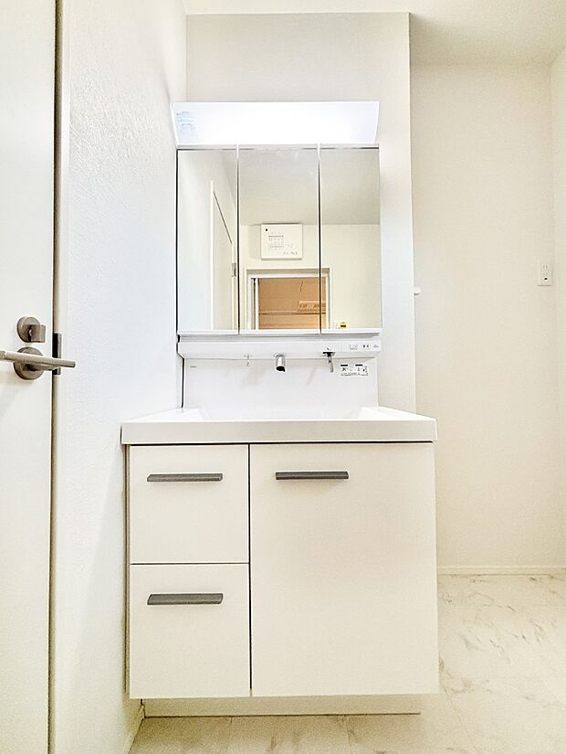 【洗面台・洗面所】収納力と機能性に優れた洗面化粧台