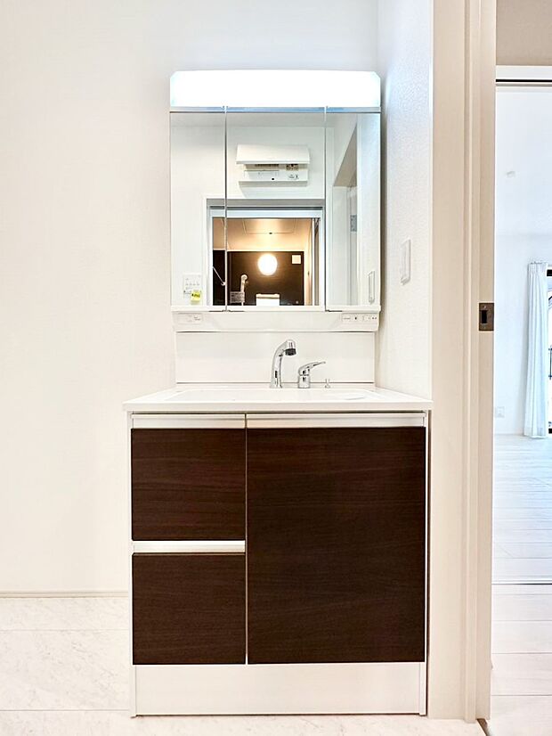 【洗面台・洗面所】収納力と機能性に優れた洗面化粧台