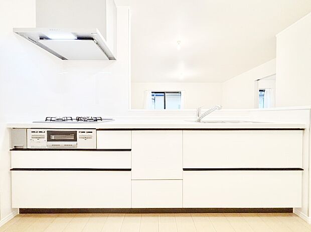 【キッチン】毎日使うキッチンだから、使いやすさ&お手入れのしやすさにこだわりました。