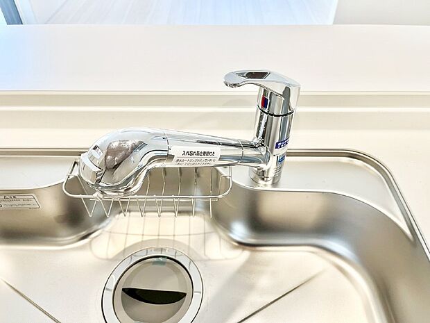 【その他設備(蛇口一体型浄水器)】いつでも清潔なおいしいお水を。一つの水栓で水道水と浄水を使い分け。