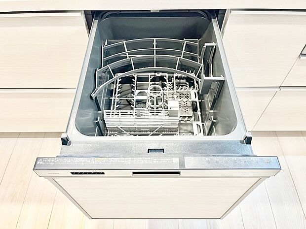 【その他設備(食洗機)】面倒なお片づけは食洗機にお任せ！家事の負担が減って、時間にも気持ちにもゆとりができます。