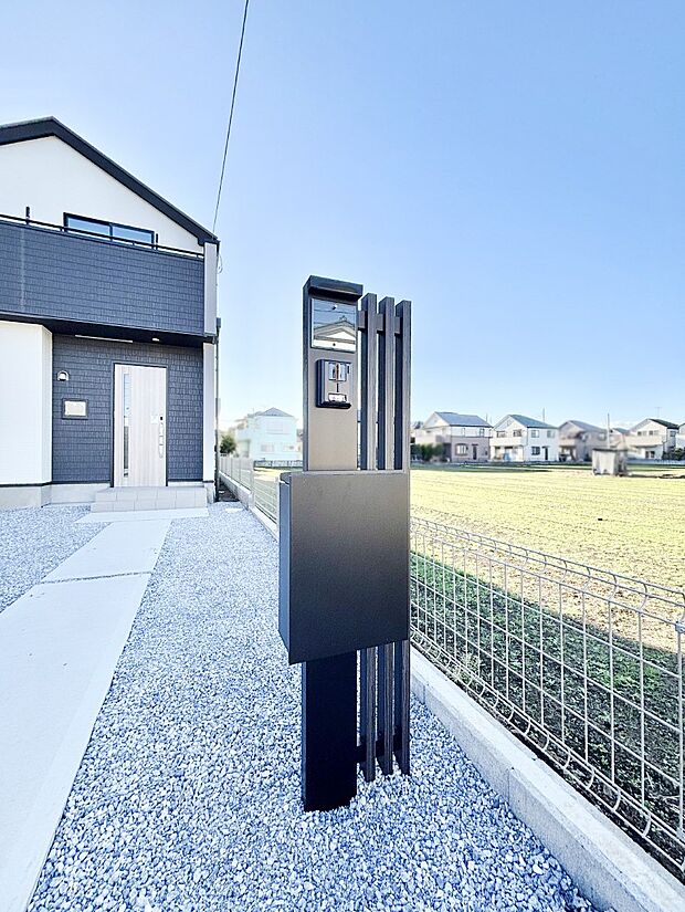 【その他現地】表札・インターホン・ポストをひとつに集約