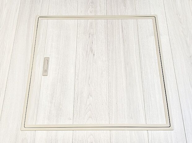 【その他設備(床下収納)】床下収納付き!日用品・非常用品の収納にも大活躍。