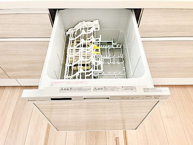 【その他設備(食洗機)】面倒なお片づけは食洗機にお任せ!家事の負担が減って、時間にも気持ちにもゆとりができます。