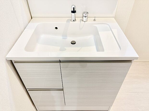 【その他設備(ハンドシャワー水栓)】ハンドシャワー付き！使いやすい洗面台。