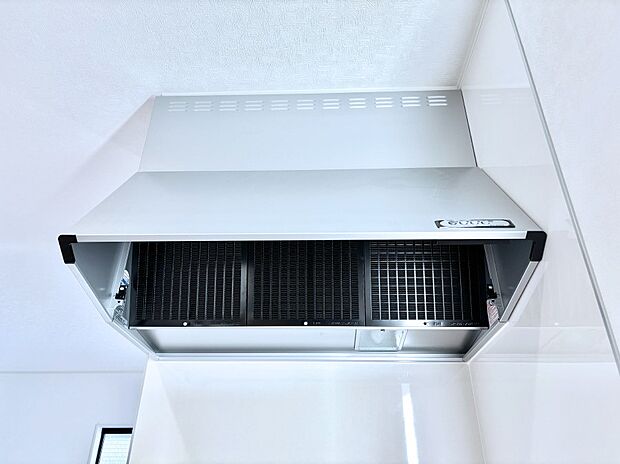 【その他設備(レンジフード)】基本的なお手入れはフィルターのみ!お手入れのしやすさも魅力です。