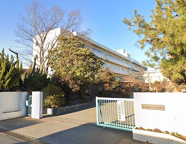 春日部市立豊野中学校(約1,400m)