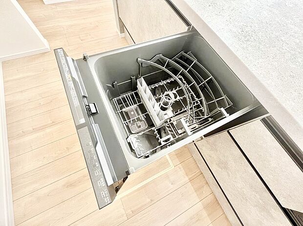 【その他設備(食洗機)】面倒なお片づけは食洗機にお任せ!家事の負担が減って、時間にも気持ちにもゆとりができます。