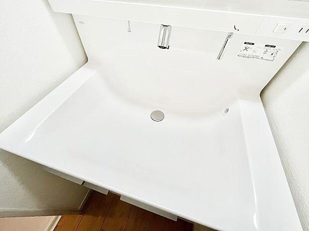 【その他設備(ハンドシャワー水栓)】ハンドシャワー付き!使いやすい洗面台。