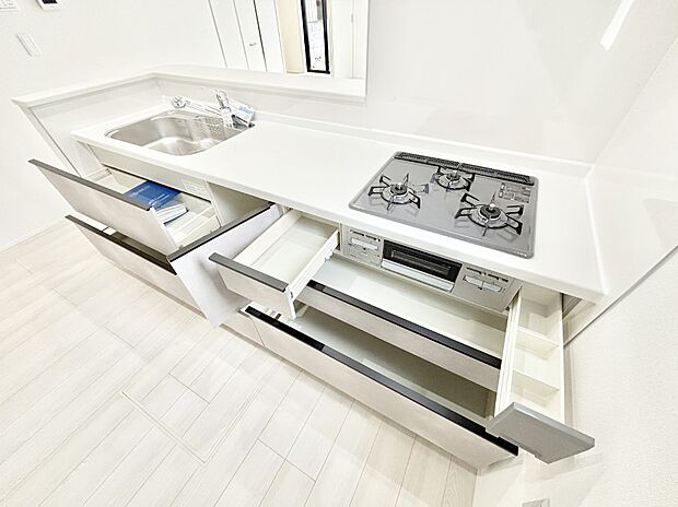 【その他設備(スライド収納)】使いやすさを優先したスライド式収納タイプ!