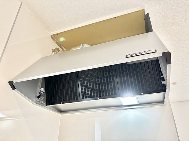 【その他設備(レンジフード)】基本的なお手入れはフィルターのみ！お手入れのしやすさも魅力です。