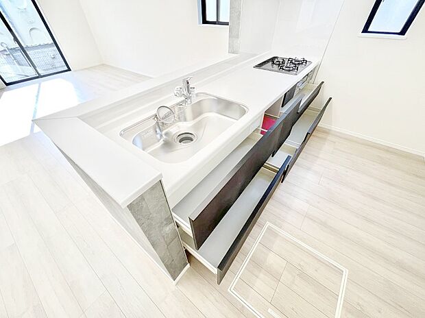 【その他設備(スライド収納)】使いやすさを優先したスライド式収納タイプ!